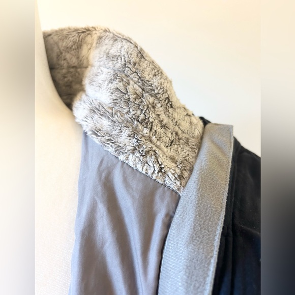 Columbia Women's Navy Winter Coat Jacket Parka Hooded, Puffer Liner- Size Medium - Picture 9 of 11